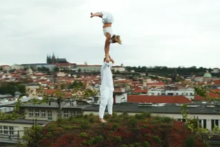 VIDEO: Prague dancers say thank you to health and rescue workers with stunning rooftop performance