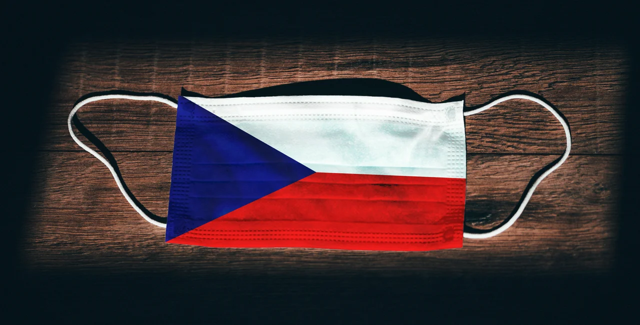 Czech flag on face mask via iStock / kovop58