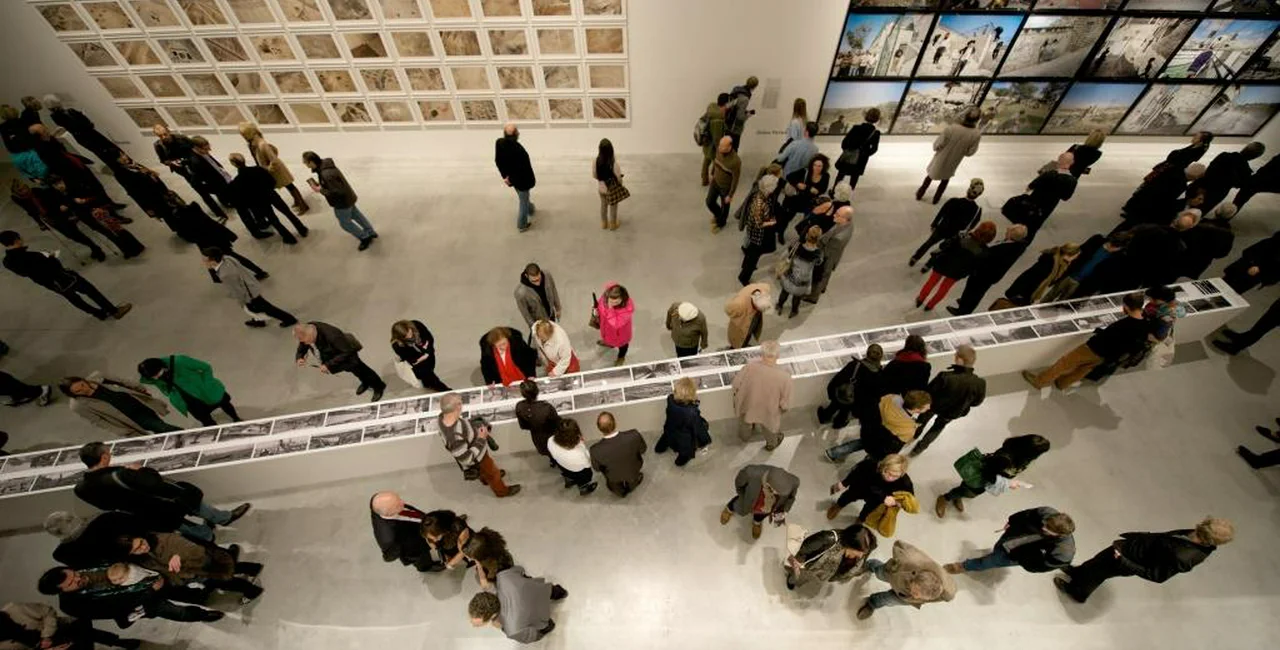 Photo vis Centrum soucasneho umeni DOX (dox.cz)