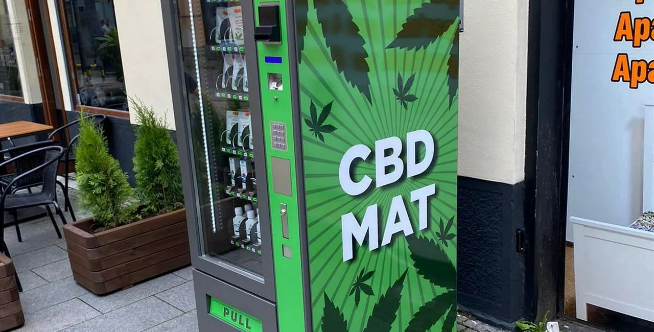 CBDmat vending machine / via CBDmat