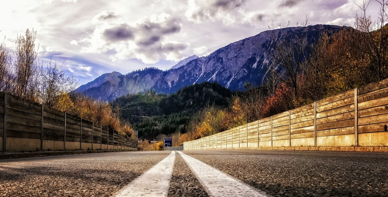 Austrian highway via Peter H from Pixabay 