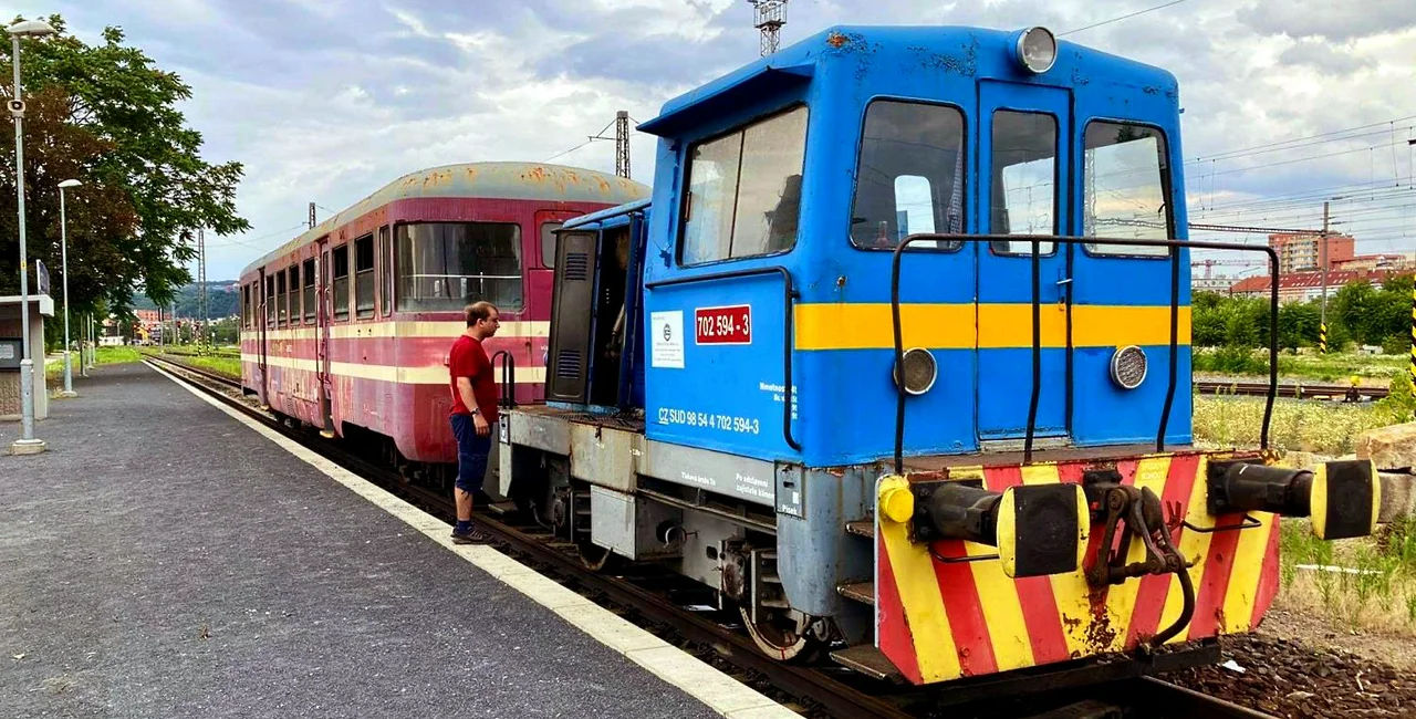 A vintage diesel train and wagon will make a weekly beer trip / via Facebook