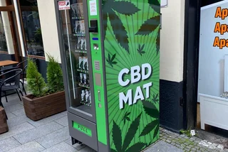 CBDmat vending machine / via CBDmat