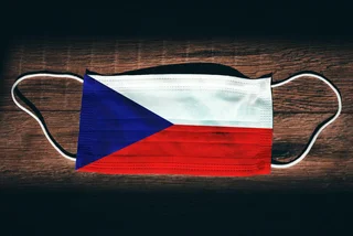 Czech flag on face mask via iStock / kovop58