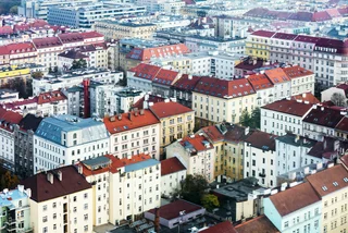 High number of Prague tenants living in low-cost public housing have above-average salaries, new data shows
