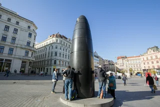 Brno's notorious phallus-shaped landmark is due to get its balls back next week