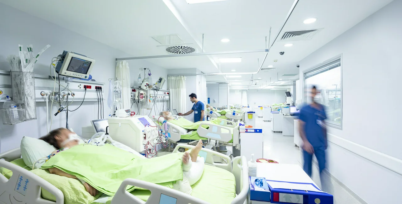 Intensive care unit in a hospital via iStock / JazzIRT