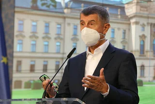 Czech government prepared to distribute respirators to senior citizens within three days if needed, says PM