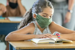 Czech Health Minister: Face masks to be mandatory in classrooms, pubs closed after midnight
