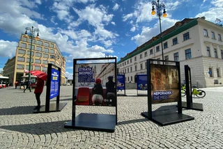 New exhibit gives Prague 1 residents a voice: "Our children have to maneuver around drunk people"