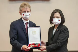Taiwanese President decorates late Czech Senate head with the Order of Propitious Clouds