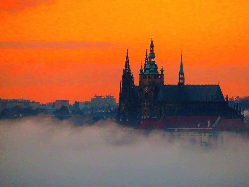 Dragon's breath at sunset with St Vitus' Cathedral / photo by Raymond Johnston