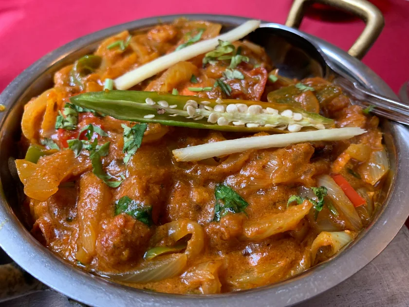 Spicy Jalfrezi curry with Bengal chili / Photo via Curry House Facebook