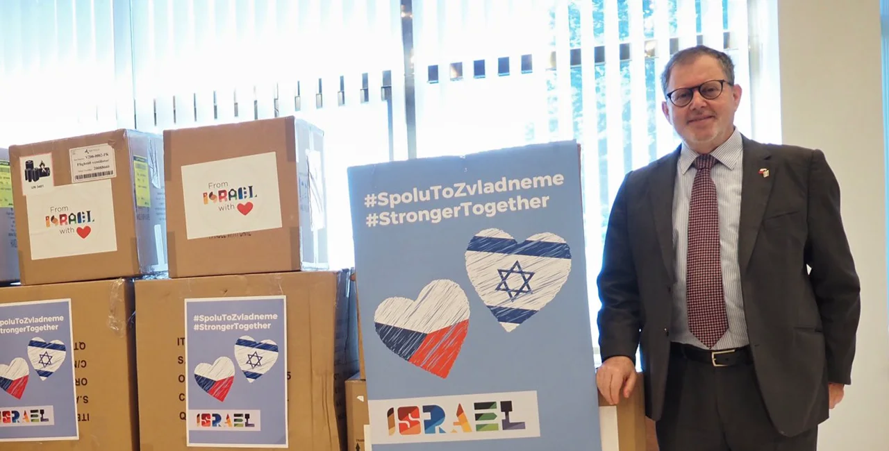 Israeli Ambassador to the Czech Republic Daniel Meron with boxes of ventilators via Twitter / 