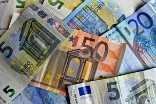 Euros. (photo: Pixabay / Mabel Amber)