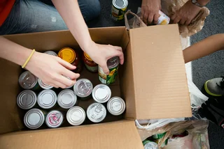 Many people affected financially due to government pandemic restrictions, turn to non-profit organizations for basic food needs. (photo: iStock)