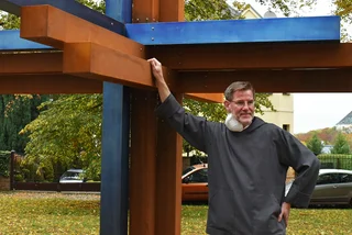 Prague 6 unveils conciliation cross to mark 400 years since the Battle of White Mountain