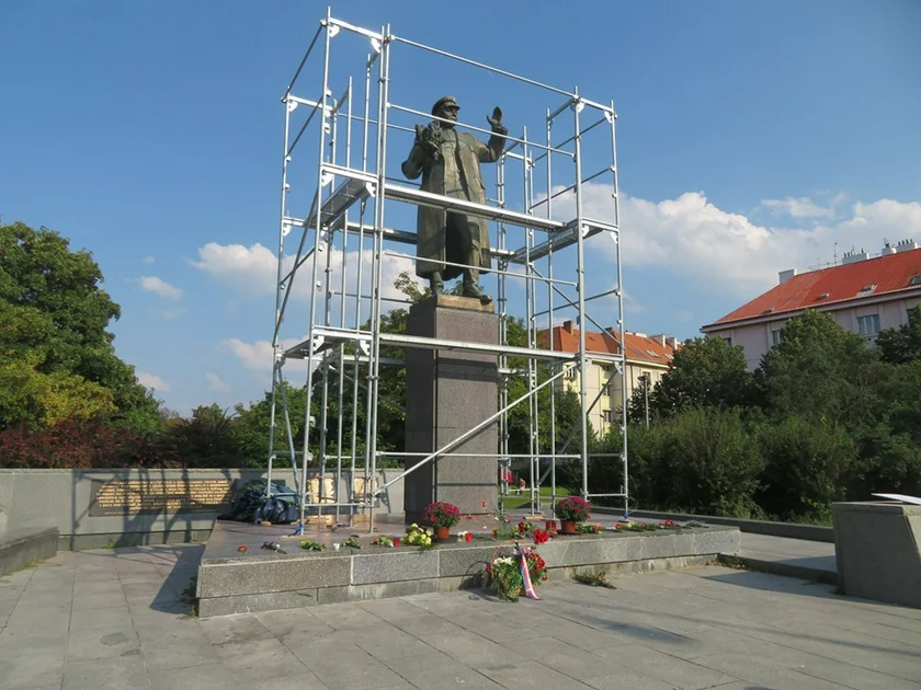 Konev statue surrounded by scaffolding.