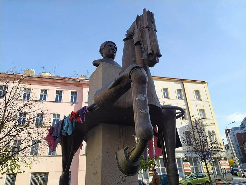 Statue of Jaroslav Hašek