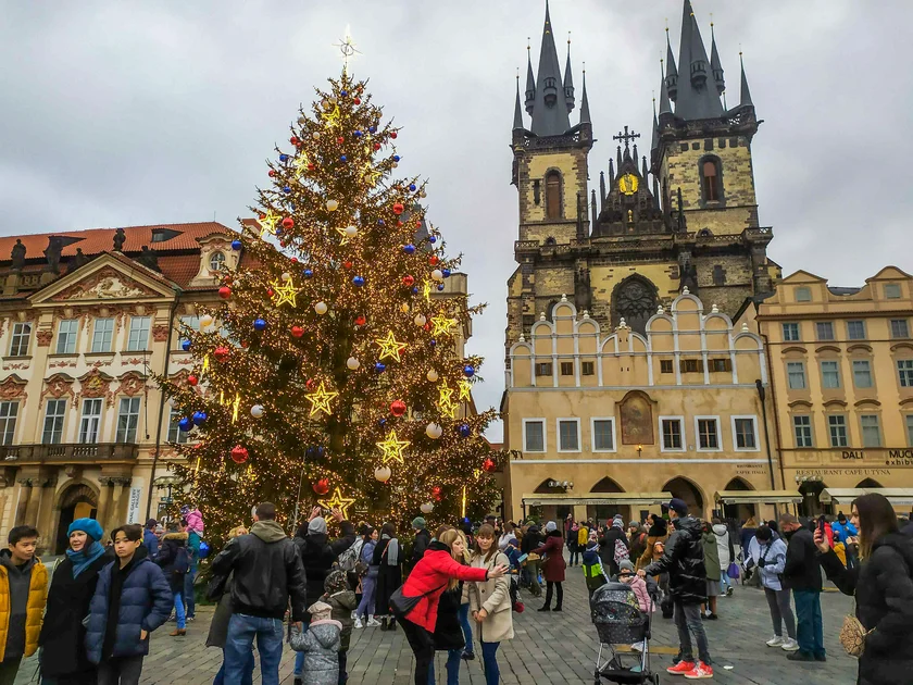 The official Prague Christmas tree was lit Friday on Old Town Square. (photo: Raymond Johnston - Expats.cz)