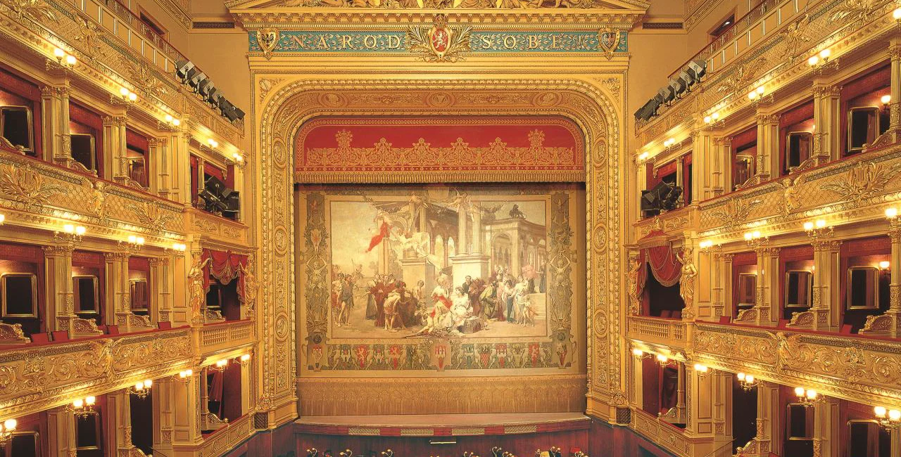 Curtain and stage at the Nation al Theatre. (photo: National Theatre)
