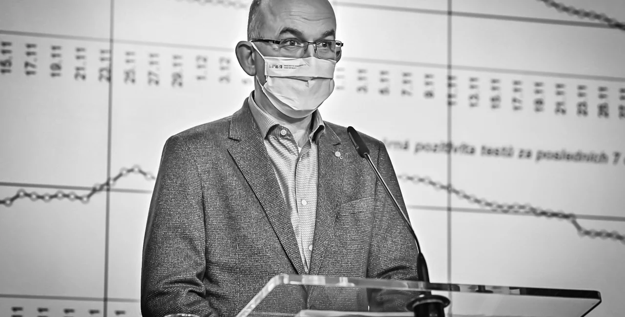 Czech Health Minister Jan Blatny announces new restrictions at a press conference yesterday. (photo: vlada.cz)