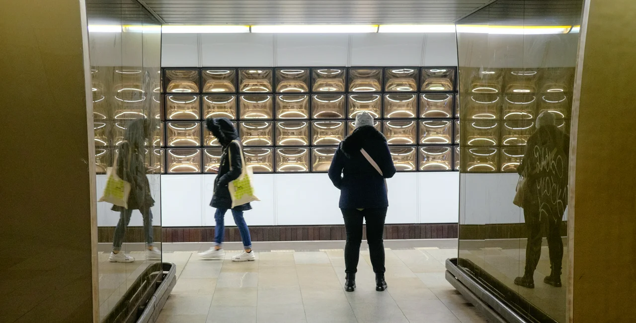People wait for the metro at Náměstí Republiky metro stop. (photo: James Fassinger - Expats.cz)
