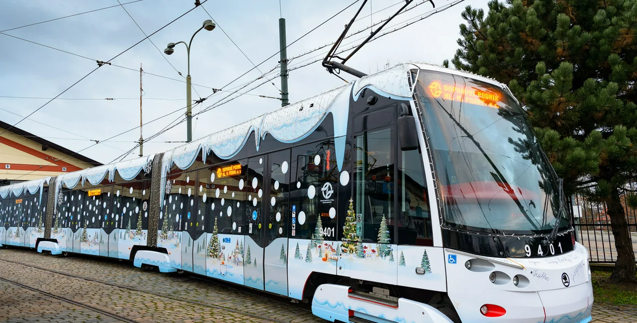 Prague's Christmas tram via Facebook / Dopravní podnik hlavního města Prahy