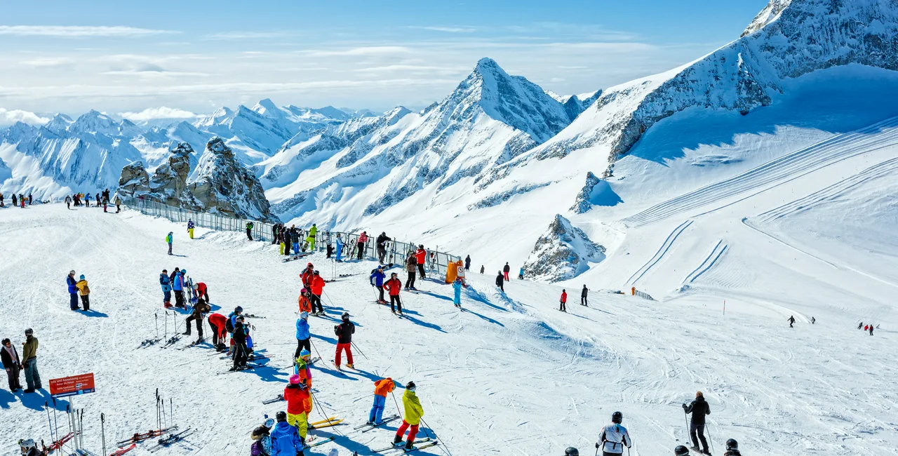 Skiers at ski resort Hintertux, Tirol, Austria. (photo: iStock / mbbirdy)
