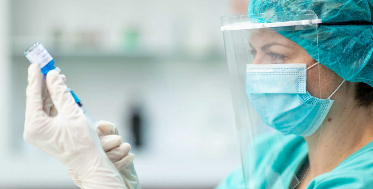 Poll More than half of Czechs support blanket COVID19 vaccination