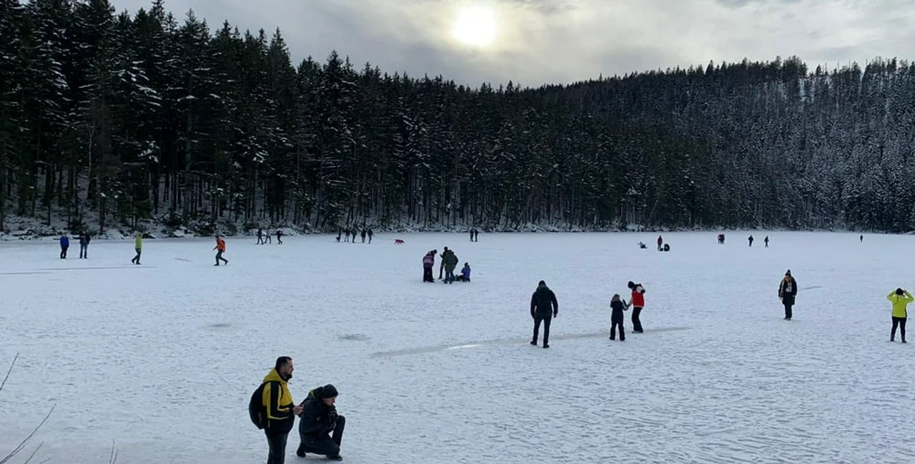 Skating on a glacial lake photo via NP Šumava Facebook 