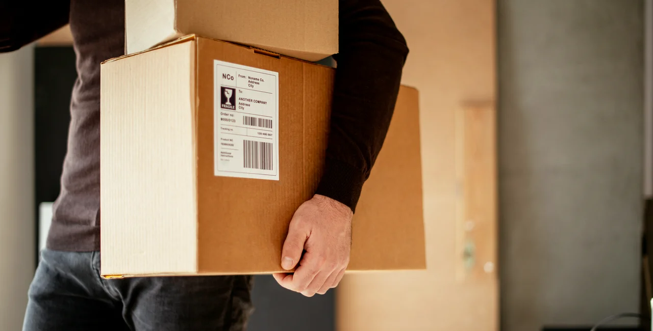 The sending of parcels to the UK has changed. Photo: iStock/StockRocket