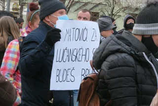 Two protests, one message: thousands rally against Czech COVID-19 restrictions through the weekend