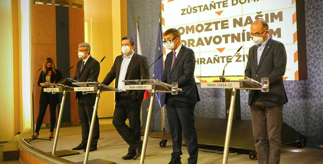 Prime Minister Andrej Babiš and three other ministers announce new restrictions. (Photo:Vlada.cz)
