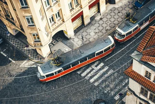 VIDEO: Prague tram driver stops vehicle to help blind woman cross street