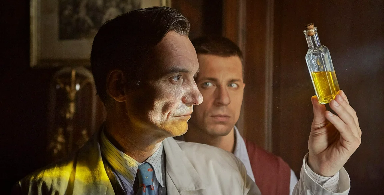 Ivan Trojan in Charlatan