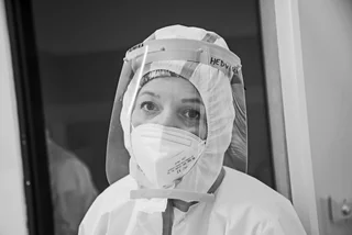 A healthcare worker in protective gear. (Photo: Via Foundation, Anna Pedretti)