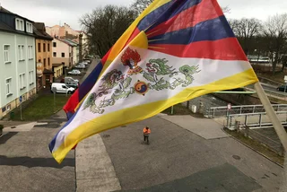 Flag of Tibet flies over Trutnov in 2020 (Photo: Facebook)/vlajkaprotibet