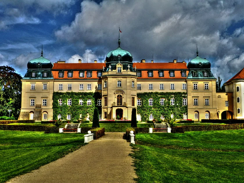 Lány Castle via Wikimedia / travelviaitaly