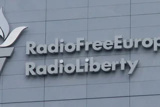 Logo of Radio Free Europe/Radio Liberty on its newly constructed building in Prague. (Photo: Wikimedia commons,  CC BY 2.0)