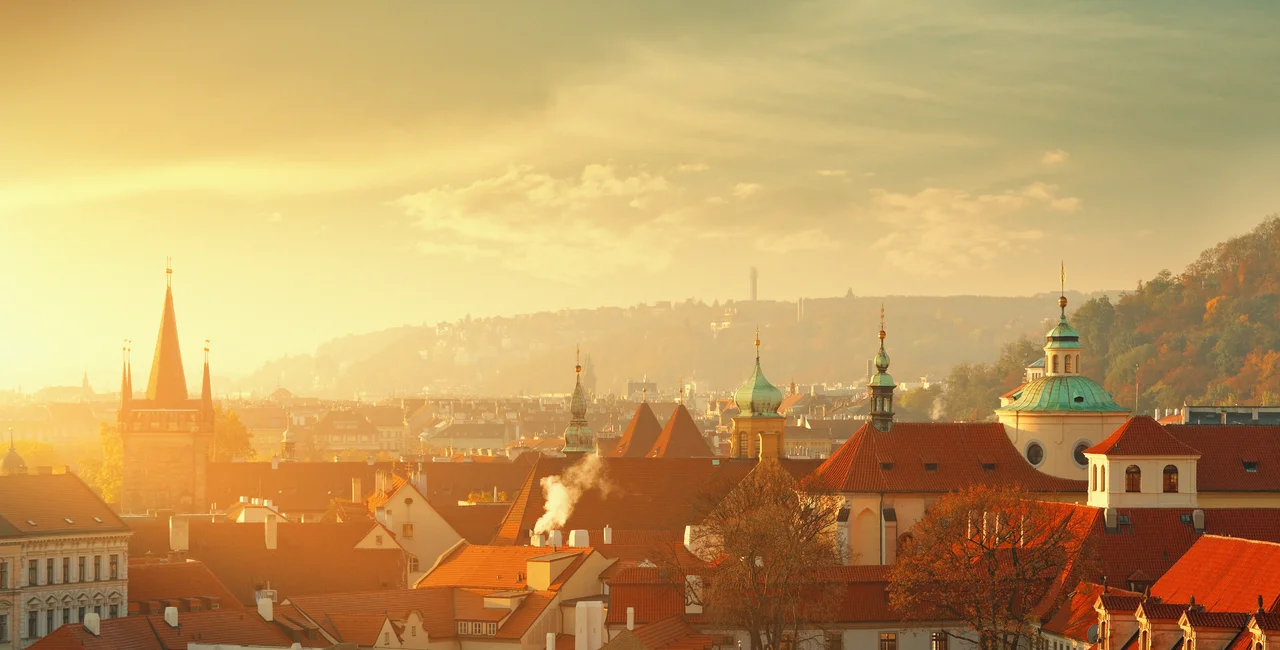 Prague cityscape in the morning (photo iStock - mammuth)