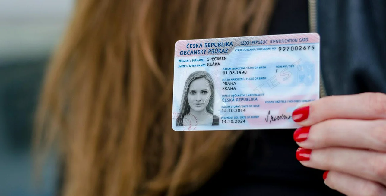 Specimen of Czech national ID card. (Photo:State Printing Office)
