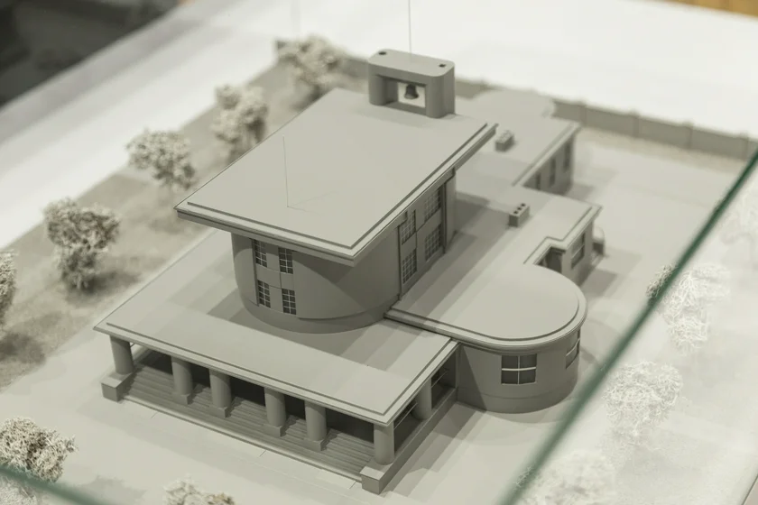 Model at the Prague–Tokyo exhibition. (Photo: Jaroslav Fragner Gallery)