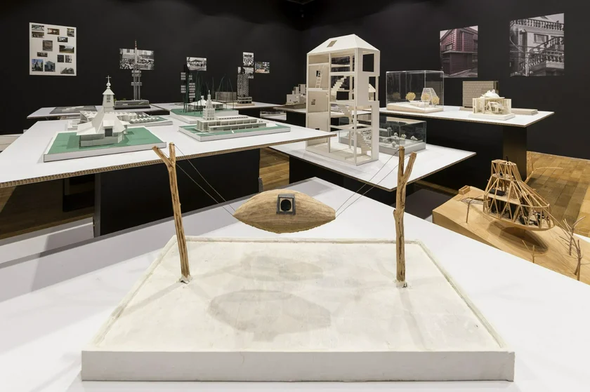 Models in the exhibition. (Photo: Jaroslav Fragner Gallery)