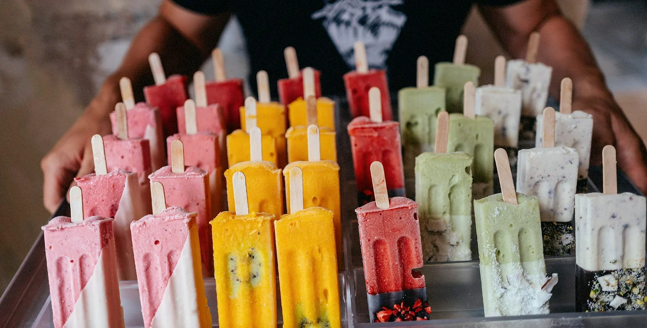 Popsicles from Nanuky Lunar. (Photo: Facebook)