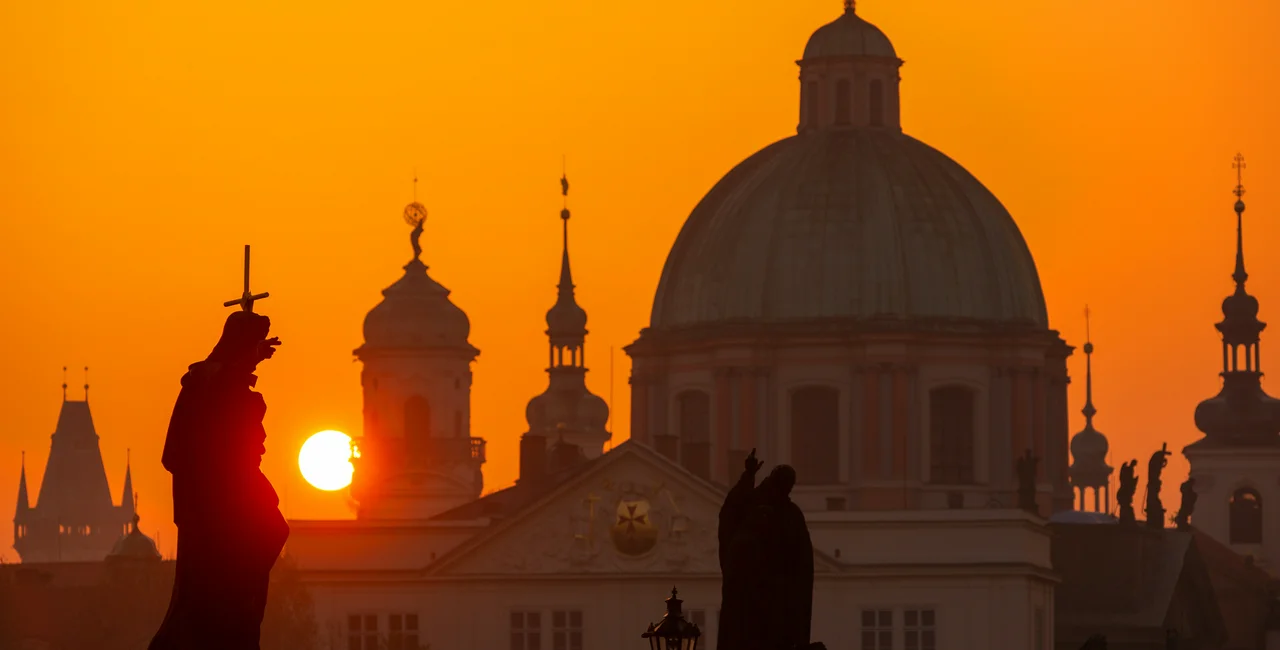 Sunrise over the Czech capital - iStock photo: Max Zolotukhin