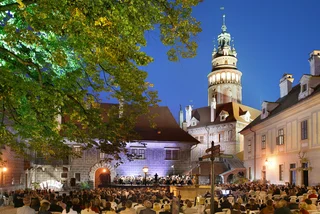 Opera legend Plácido Domingo and bestelling author Dan Brown to headline Český Krumlov festival