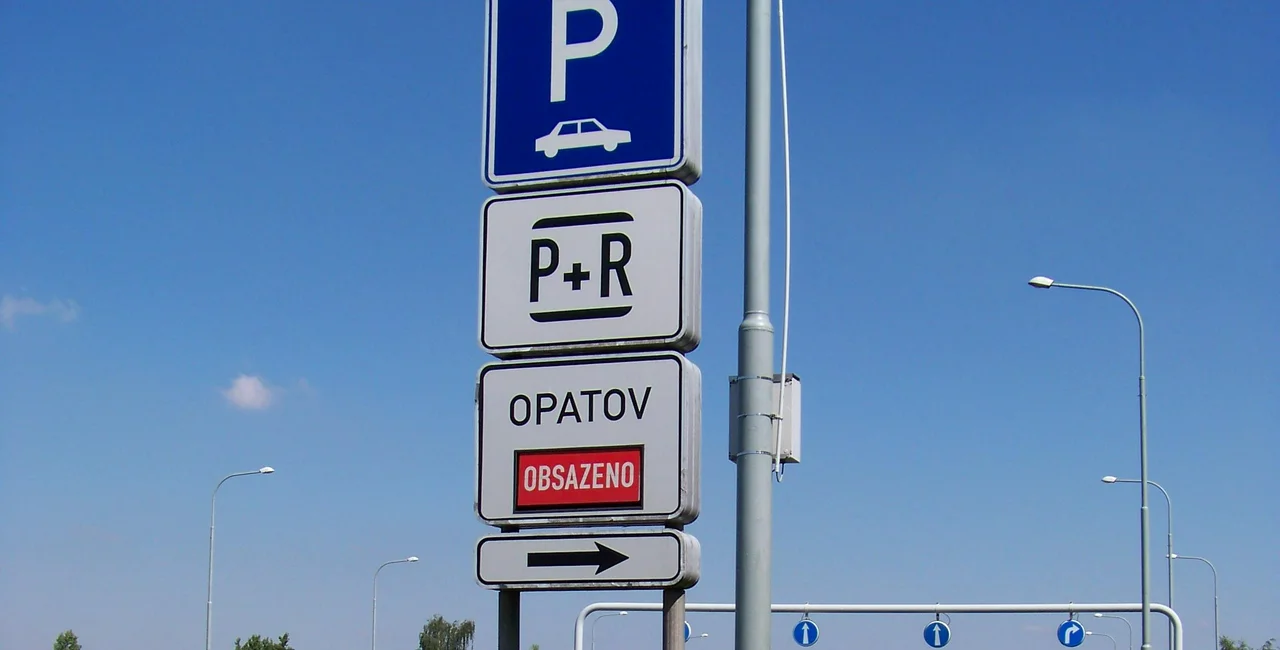 Park and Ride sign at Opatov. (Wikimedia commons, ŠJů, CCBY SA 3.0)