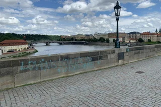 Graffiti on Charles Bridge. (Photo: Czech Police)