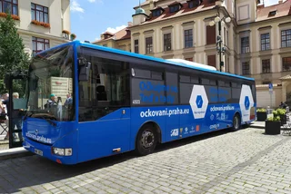 Coronavirus update, July 30, 2021: Prague launches vaccination bus that will stop at popular locales